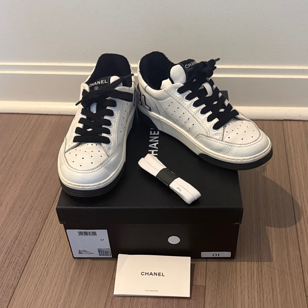 CHANEL Interlocking CC Logo Sneakers
Women's Sneakers size 37, 7